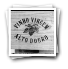 Marca registada de Vinho Virgem, Alto Douro, gravada em madeira(reprodução de logótipo)