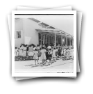 Crianças no recinto da Colónia Infantil de férias da União Eléctrica Portuguesa, Palmela (reprodução)