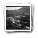 [Varosa: Panorâmica do vale, rio, ponte e central da Companhia Hidroeléctrica do Varosa]