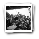Torneio dos Zecas [, 18 Abril 1915 [: Grupo dos homens num barco] - 1