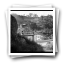 [Companhia Industrial Resineira: Panorama da ponte sobre o rio Dão junto à fábrica, em Santa Comba Dão (parte 2/2)]