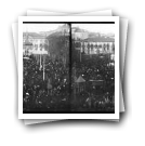 [Comemorações do] 31 de Janeiro em 1914: Visita do Presidente Dr. Bernardino Machado [: O povo em frente aos Paços do Concelho, na Praça da Liberdade, vitoriando a insurreição de 1891]