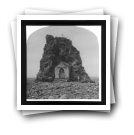 [África (?): Pequena igreja construída numa rocha (reprodução]