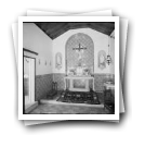 [Capela: Interior com altar]