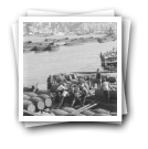 Carregando de pipas de vinho do Porto nas barcaças, para embarque para Dorchester, no Entreposto de Vila Nova de Gaia