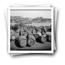 Embarque de pipas de Vinho do Porto no Entreposto de Vila Nova de Gaia