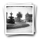 Praça dos Leões, vendo-se a Igreja das Carmelitas e Igreja do Carmo, Porto