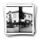 Melgaço, 1904 [: Pátio do Novo Hotel Quinta do Peso com várias carruagens]