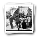 Carnaval de 1909 - [Cortejo] Feniano [: Na Rua Ferreira Borges]