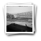 Panorama do Cais de Vila Nova de Gaia com pipas para embarque
