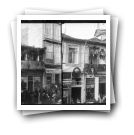Carnaval dos Fenianos de 1905: Ornamentações [na rua: Atelier de Chapéus Emilia Proença e Ourivesaria Reis na Rua de Santo António]